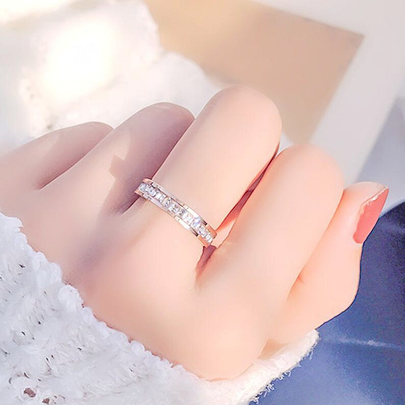 🎄Light Luxury Niche Titanium Steel Zircon Ring