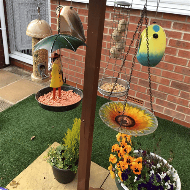 Bird Feeder Metal Hanging Chain Girl and Umbrella Bird Feeder for Wild Birds