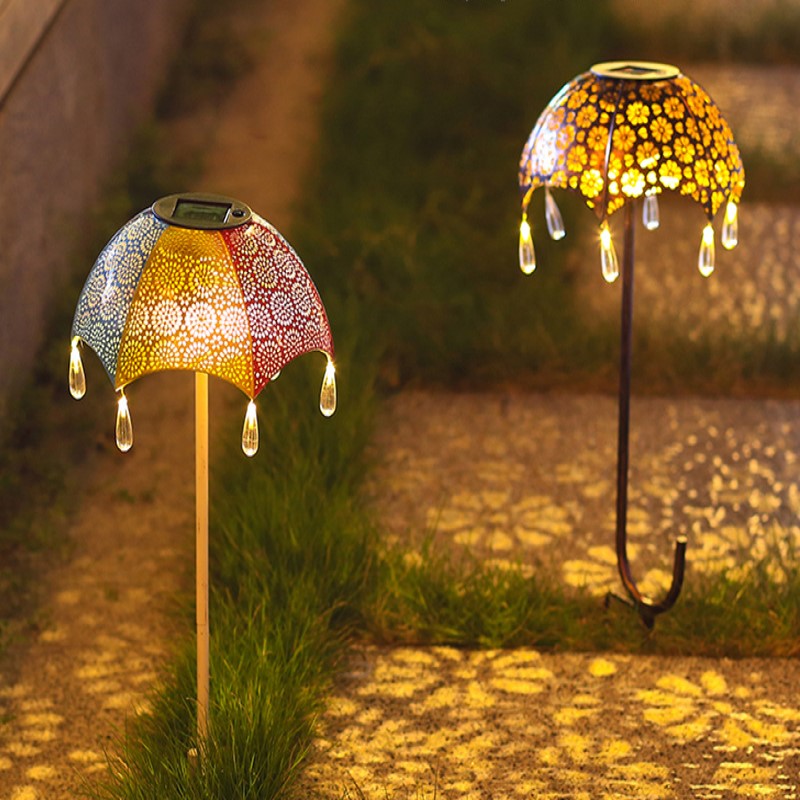 Solar garden spotlights