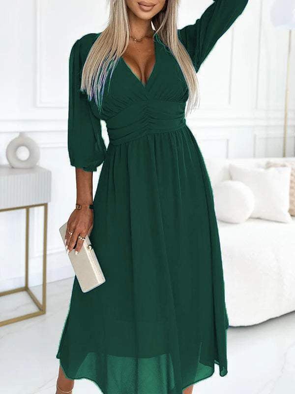 V-neck dress with medium sleeves