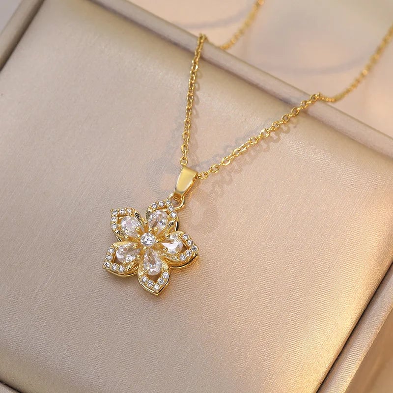 La Fleur Necklace