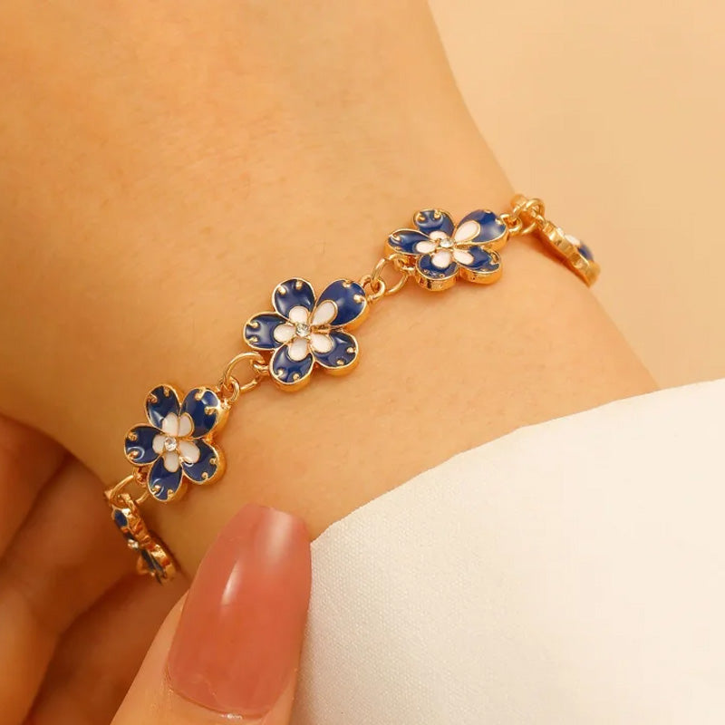 ✨Women's Vintage Elegance Floral Bracelet