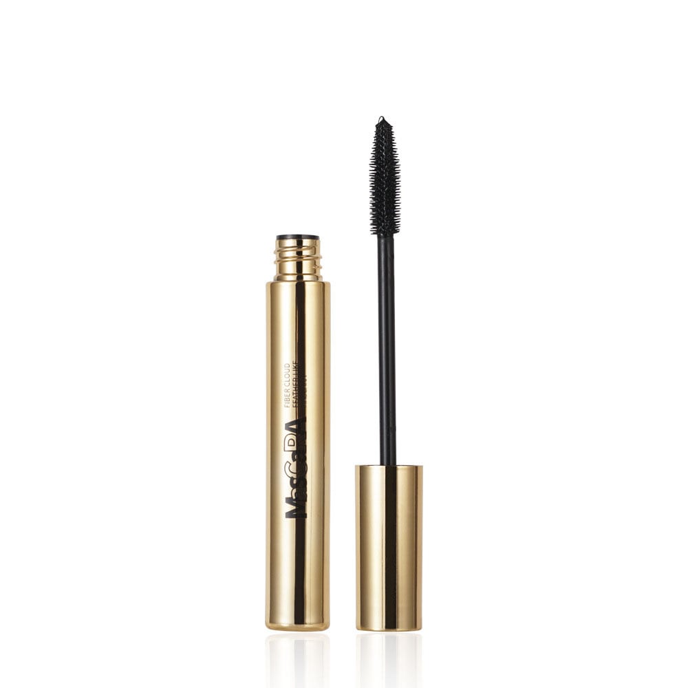 Thin Brush Mascara is waterproof, sweatproof and smudge-proof