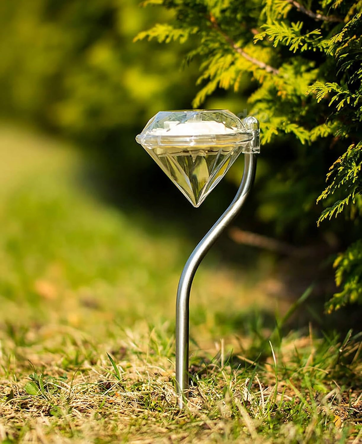 Diamond-Shaped Solar LED Garden Light – Outdoor Decorative Lamp for Illumination and Landscaping