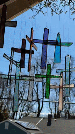 ✨Crystal Cross Suncatcher – Let God’s Light Shine Through Your Home with Beautiful Rainbow Blessings!🌈