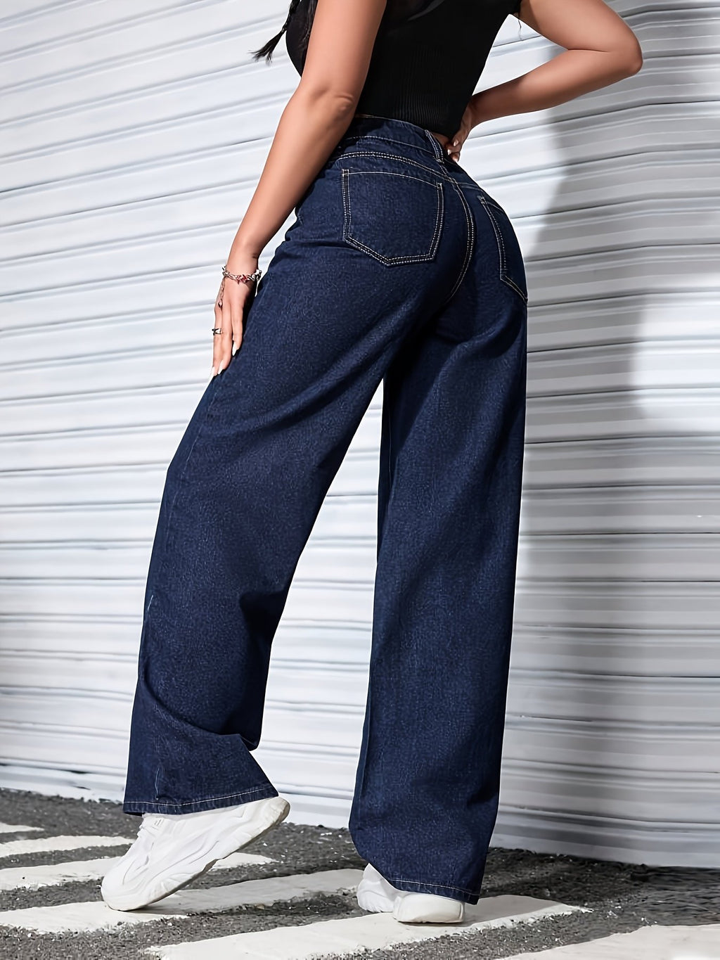 Classic High-End Solid Color Straight-Leg Medium Stretch Jeans 👖✨