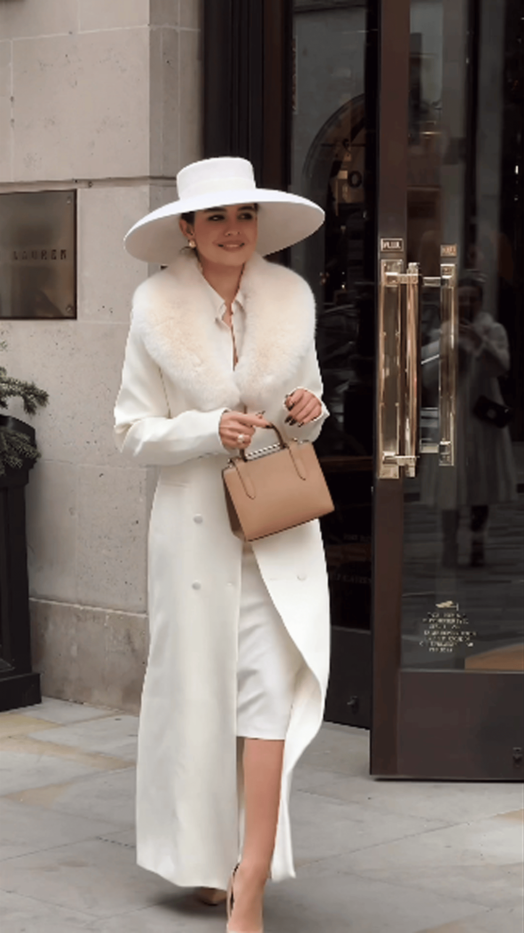 Women Vintage Turndown Collar Long Jacket With Wool Collar