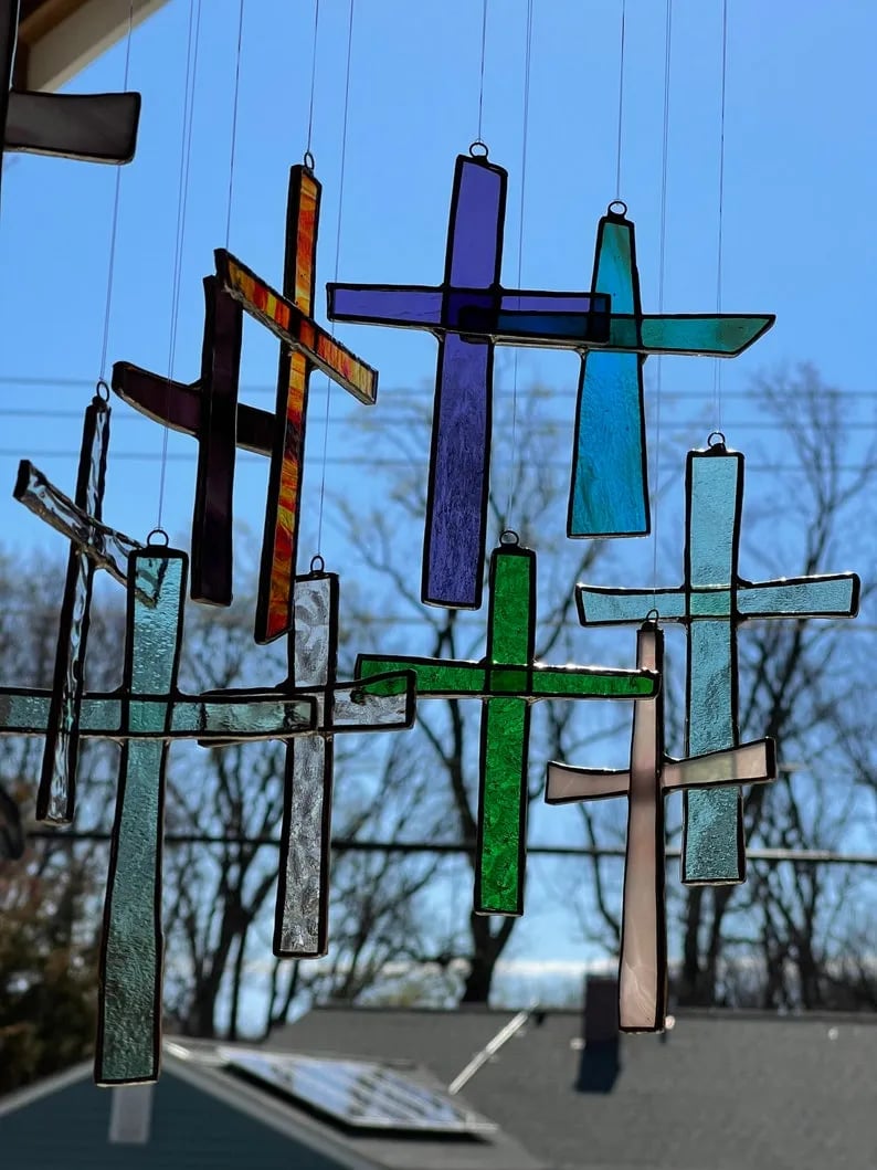✨Crystal Cross Suncatcher – Let God’s Light Shine Through Your Home with Beautiful Rainbow Blessings!🌈
