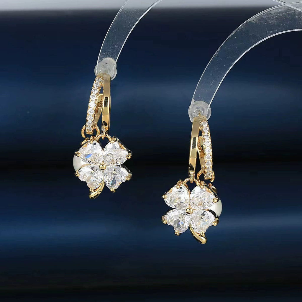 🌸Fashion crystal four-petal flower pearl earrings