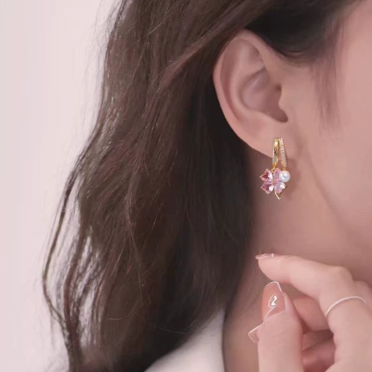 🌸Fashion crystal four-petal flower pearl earrings