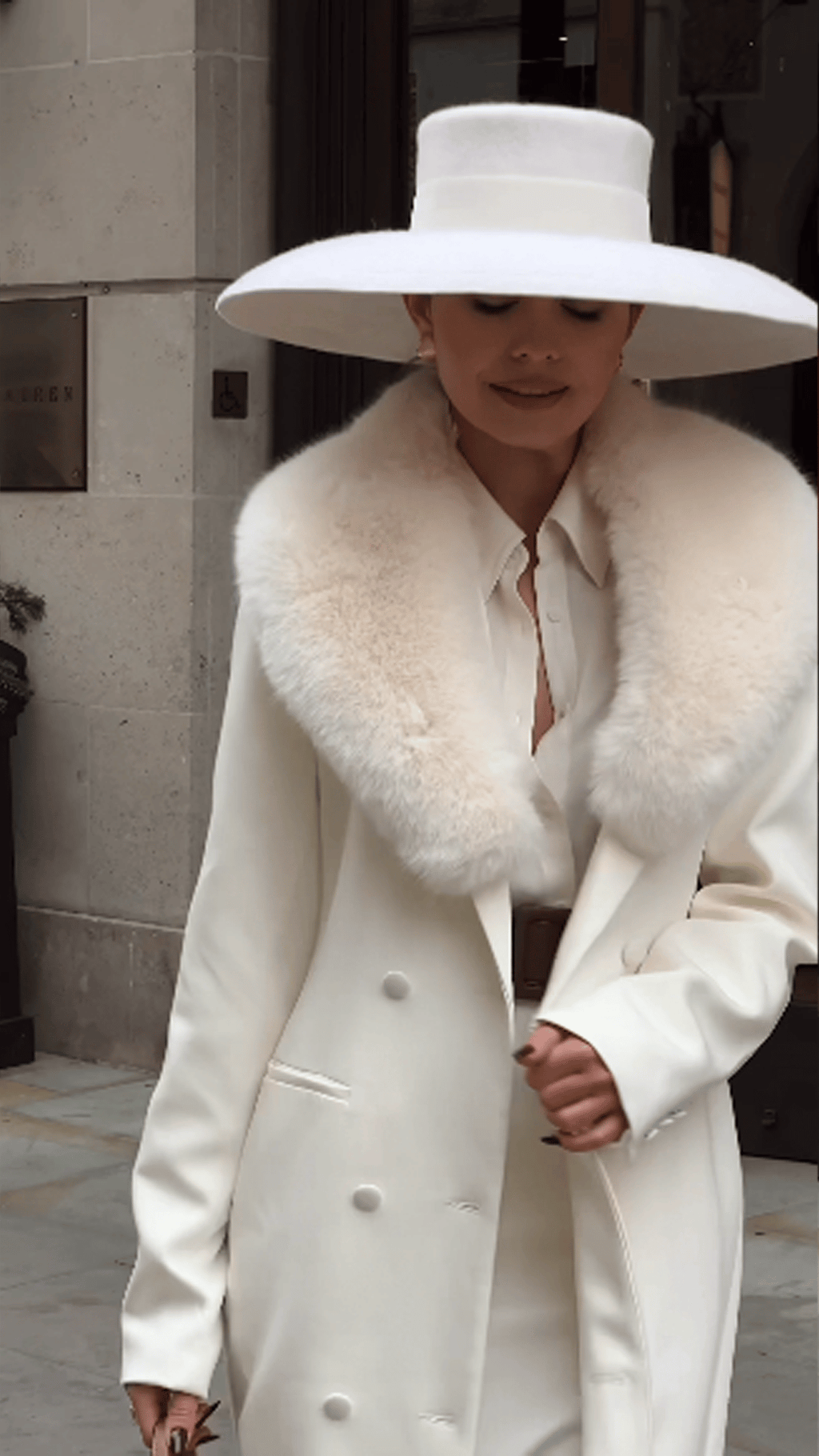 Women Vintage Turndown Collar Long Jacket With Wool Collar