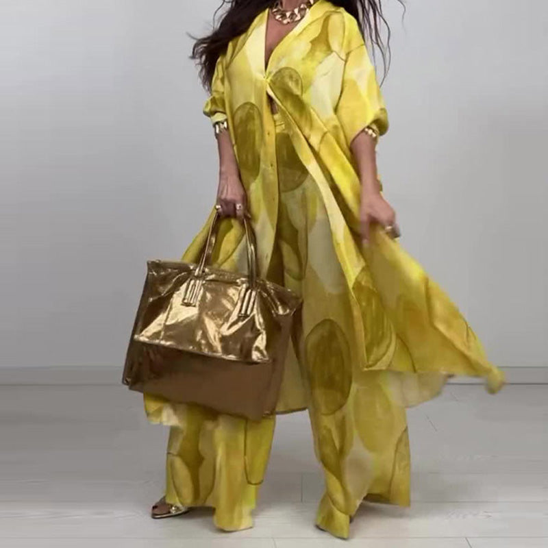Fashionable 2-piece set with print: long-sleeved blouse and wide-leg trousers