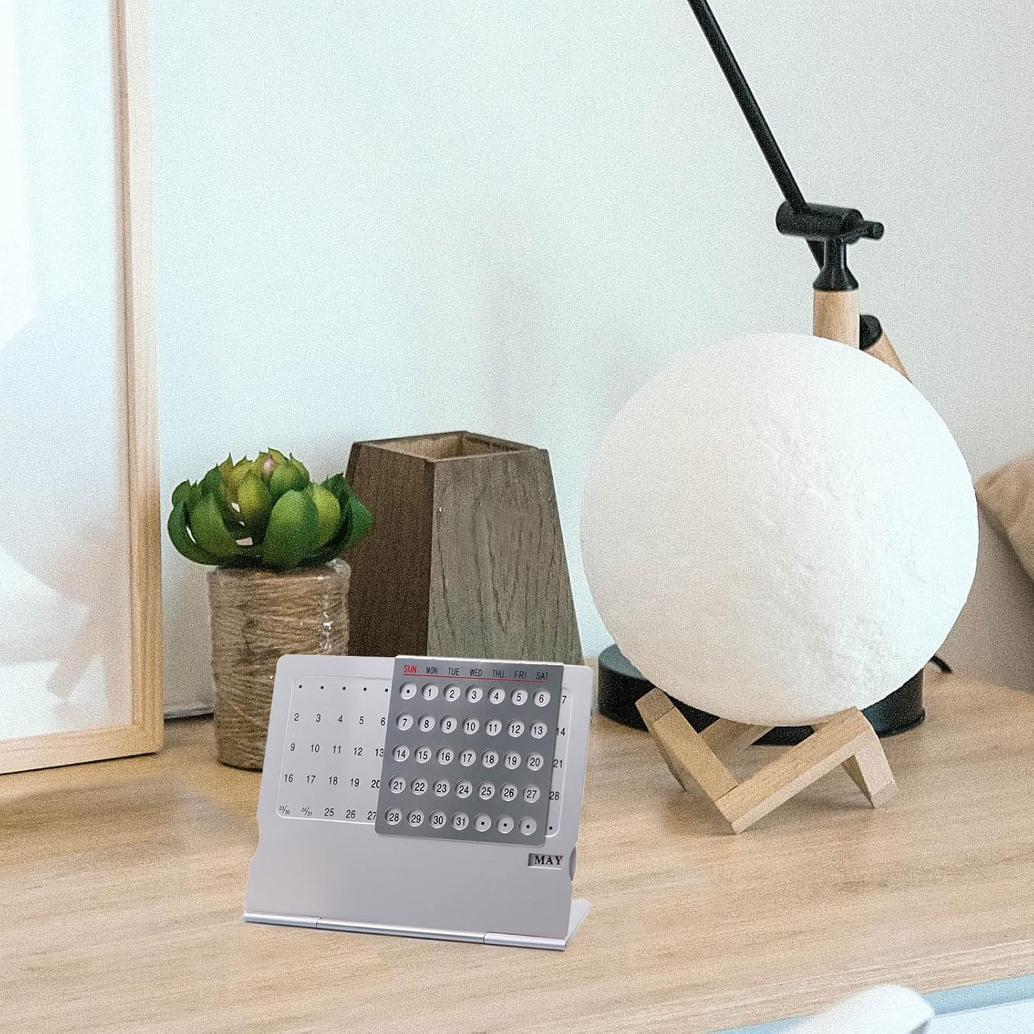 🌟📅 Creative Aluminum Alloy Perpetual Calendar