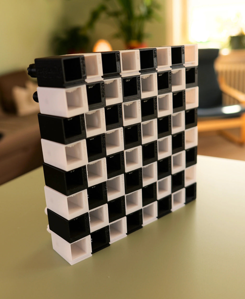 🎄♟️Twisty Chess Board by Ruven Bals
