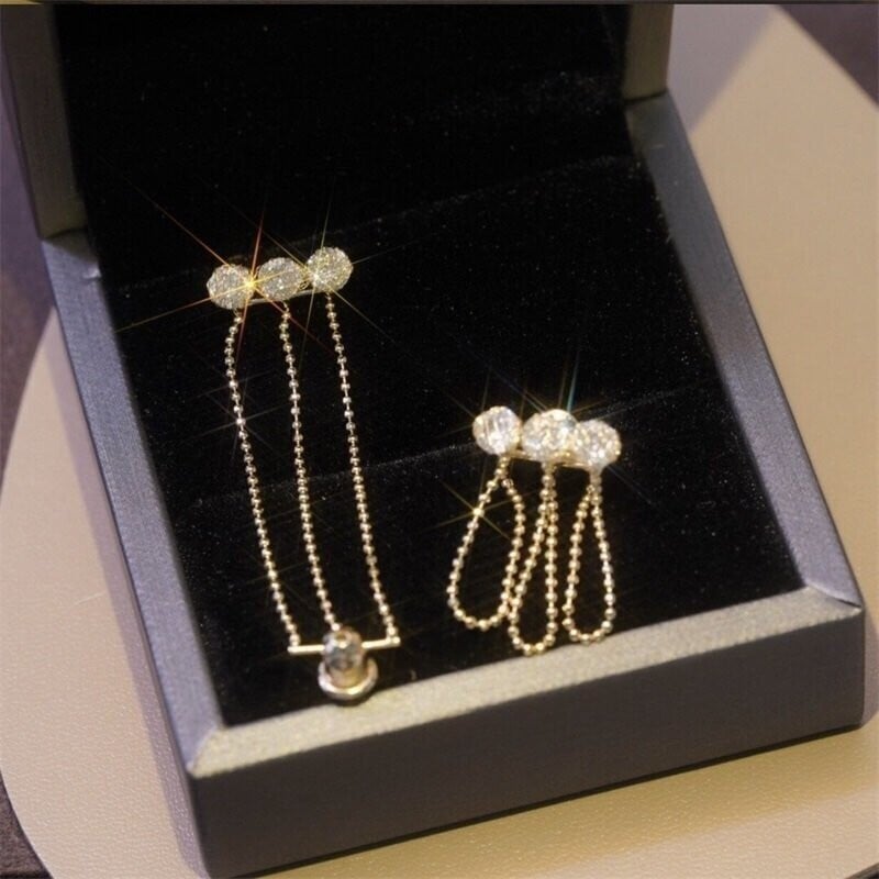 Metal mesh zircon chain tassel earrings