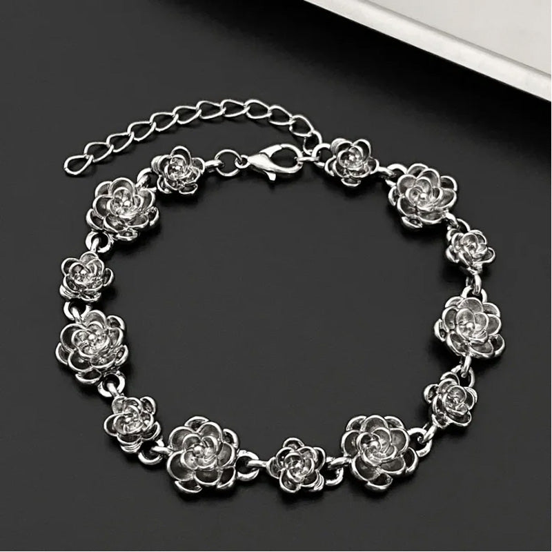 ✨Women's Vintage Elegance Floral Bracelet