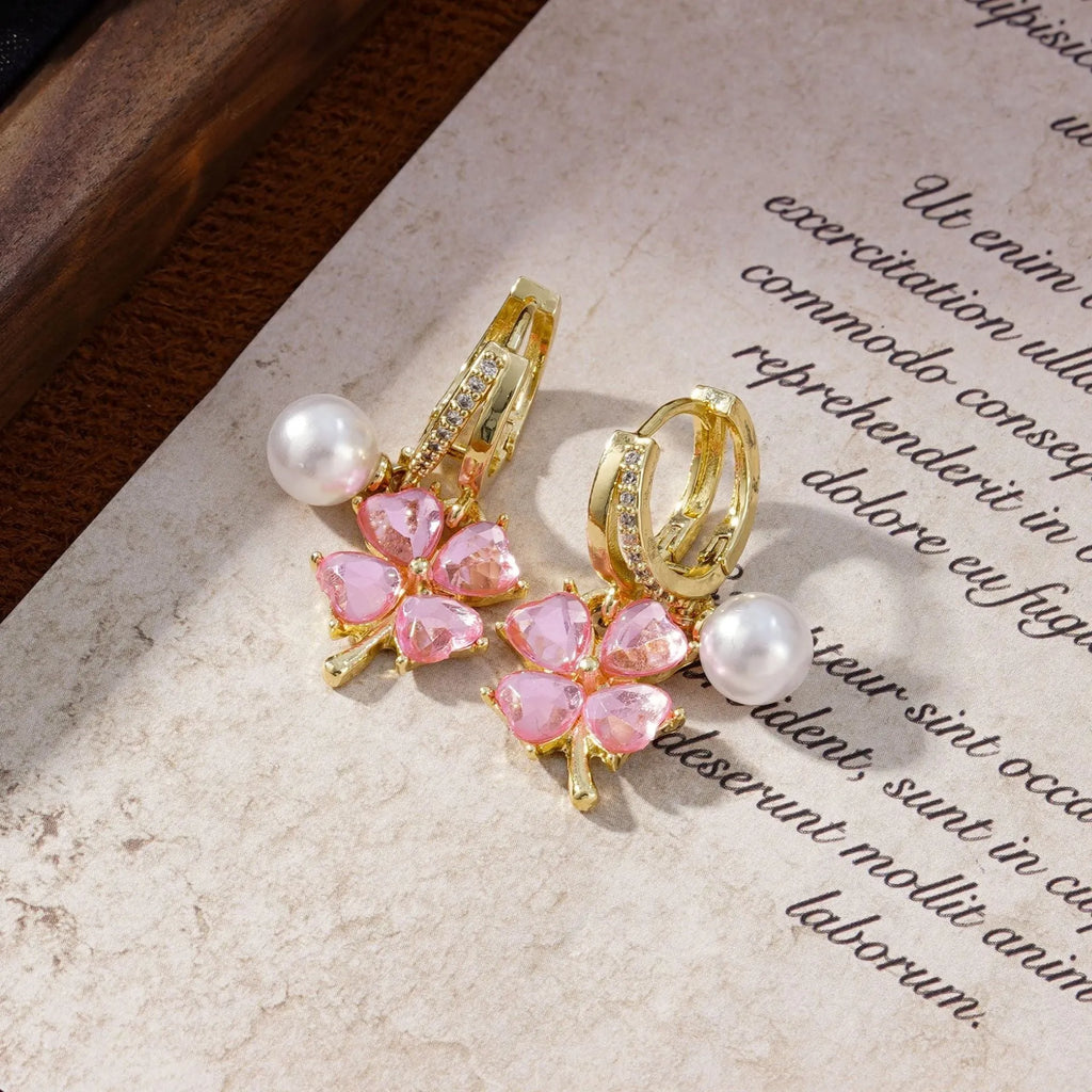 🌸Fashion crystal four-petal flower pearl earrings