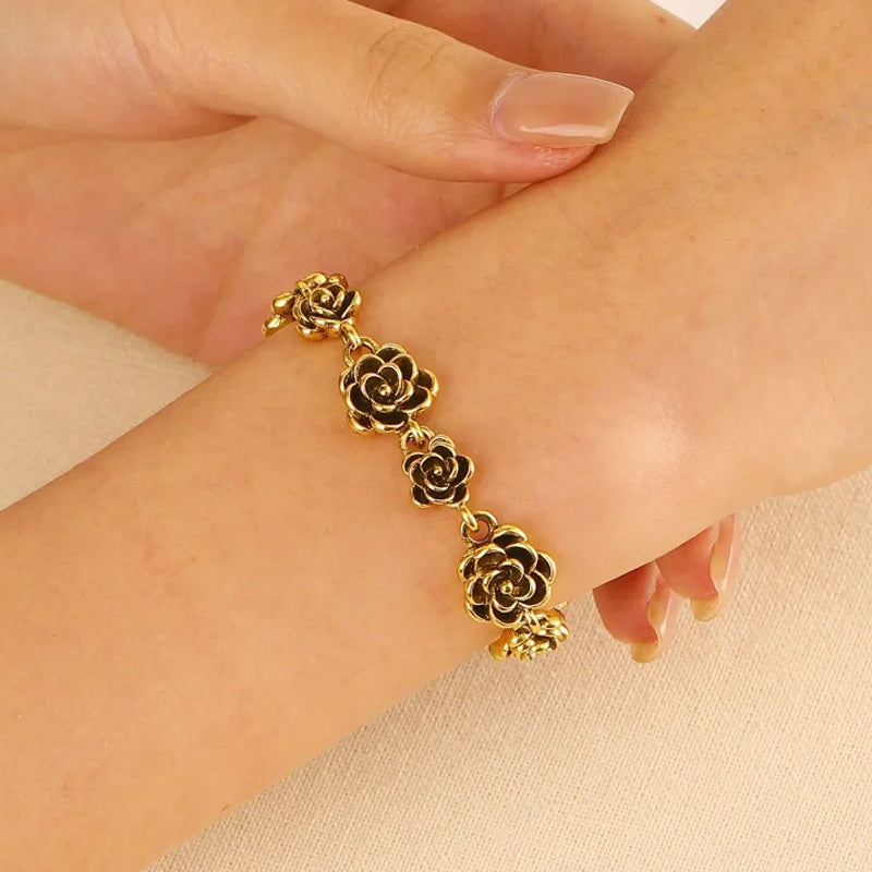 ✨Women's Vintage Elegance Floral Bracelet