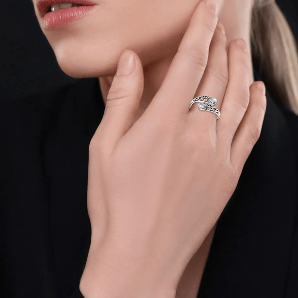 💍S925 Sterling Silver Moonstone Women's Adjustable Thumb Open Ring