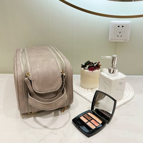 🔥 Large-capacity Travel Cosmetic Bag