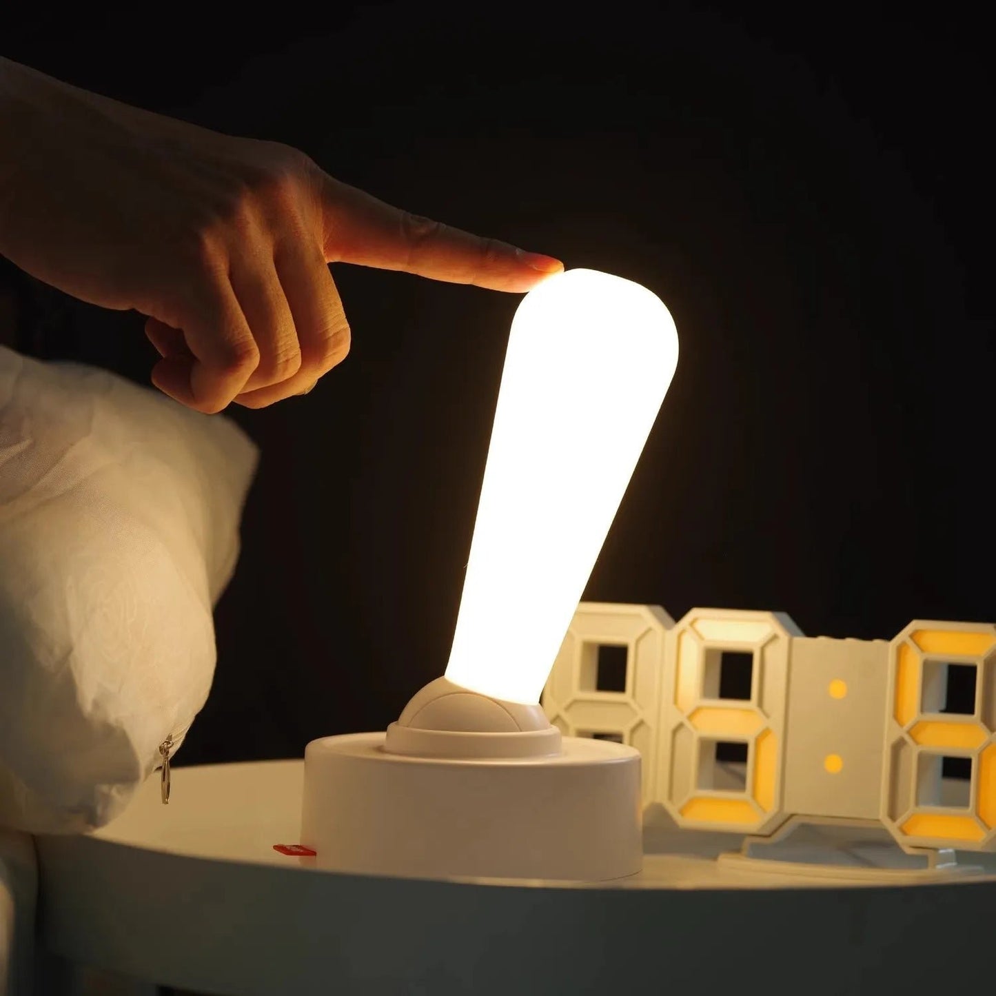 The silicone toggles the night light